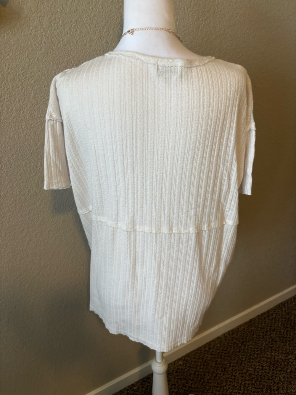 BKE Cream Ribbed V-Neck Short Sleeve Top with Asymmetric Button Trim - Picture 3 of 4